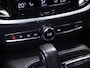 Volvo V60 2.0 T6 Recharge AWD Business Pro [APPLE CARPLAY, ADAPTIVE CRUISE CONTROL, STUUR EN STOELVERWARMING, DIGITAL DASH, TREKHAAK, CAMERA, PDC V+A, NAVIGATIE,NIEUWSTAAT]