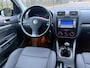 Volkswagen Golf 1.6 FSI Sportline / Airco / cruisecontrol / Apk / Lm velgen / Aux