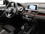 BMW X1 sDrive18i AUT. SPORTLINE + TREKHAAK | LED | SPORTSTOELEN | STOELVERWARMING | NAVIGATIE