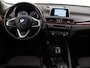 BMW X1 sDrive18i AUT. SPORTLINE + TREKHAAK | LED | SPORTSTOELEN | STOELVERWARMING | NAVIGATIE