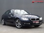 BMW 3-Serie 320i Executive Sport * PDC * SPORT STOELEN * XENON !!