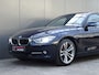 BMW 3-Serie 320i Executive Sport * PDC * SPORT STOELEN * XENON !!