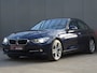 BMW 3-Serie 320i Executive Sport * PDC * SPORT STOELEN * XENON !!