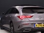 Mercedes-Benz CLA Shooting Brake 250 e AMG Limited FULL OPTION [ADAPTIVE CRUISE, CAMERA, APPLE CARPLAY,  MEMORY SEATS, SCHUIFKANTELDAK, SFEERVERLICHTING, DIGITAL DASH, TREKHAAK, HALF LEDER, NAVIGATIE, NIEUWSTAAT]