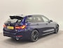 BMW 3-Serie Touring 320e LCI New Model 2023 Innovation Pack 18" Wheels Park Pack Sportline Curved Screen HUD Display Privacy Glass