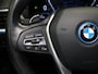 BMW 3-Serie Touring 320e Sport NW TYPE [TREKHAAK INKLAPBAAR, MEMORY SEATS, APPLE CARPLAY, ANDROID, LEDVERLICHTING, CAMERA, STOELVERWARMING, VOL LEDER, CRUISE, CLIMATE, NIEUWSTAAT]