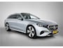 Mercedes-Benz E-klasse Estate 300 e Plug-In Hybride Panorama Schuif-Kanteldak | Trekhaak | Distronic | Achteruitrijcamera | Zwarte Hemel. Inclusief 24 maanden MB Certified garantie voor Europa.