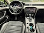 Volkswagen Passat 1.4 TSI GTE Connected Series Plus / Navi / Pano / Xenon /