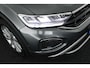 Volkswagen T-Roc 1.5 TSI 150pk DSG Life Edition Trekhaak Stoelverwarming Camera Keyless Led Navigatie