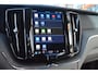 Volvo XC60 T8 Hybride AWD Plus Black | Luchtvering | Massage | Stoelventilatie | Head-Up | Panoramadak | 360° Camera |