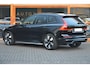 Volvo XC60 T8 Hybride AWD Plus Black | Luchtvering | Massage | Stoelventilatie | Head-Up | Panoramadak | 360° Camera |
