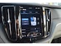 Volvo XC60 T8 Hybride AWD Plus Black | Luchtvering | Massage | Stoelventilatie | Head-Up | Panoramadak | 360° Camera |