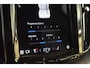 Volvo XC60 T8 Hybride AWD Plus Black | Luchtvering | Massage | Stoelventilatie | Head-Up | Panoramadak | 360° Camera |