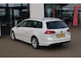 Volkswagen Golf Variant 1.4 TSI Business Edition Connected R 125PK / 92kW DSG, NL auto dealeronderhouden, R-Line Business Edition, privacy glas, 17" 'Madrid' LMV, half lederen bekleding ErgoActive stoel, stoelverwarming, achteruitrijcamera (rear view), elektrisch verstel-, verwarm- en inklapbare buitenspiegels (spiegel pakket), multifunctioneel lederen stuurwiel, cruise control, parkeersensoren voor en achter (pdc), DAB+, navigatie