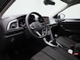 Volkswagen T-Roc 1.0 TSI Life | 18 Inch Velgen | Camera | parkeersensoren | Led | Cruise Control | Apple carplay |