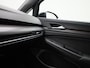 Volkswagen Golf 2.0 TSI GTI | 245 PK | Black Pack | Panorama-schuif-/kanteldak | Head-up display | Digital Display | Keyless | Diefstalalarm | Led- Mistlampen | Achteruitrijcamera | Adaptief Onderstelregel (Sport) | 19' Inch Estrolo Velgen (Zwart) |
