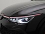 Volkswagen Golf 2.0 TSI GTI | 245 PK | Black Pack | Panorama-schuif-/kanteldak | Head-up display | Digital Display | Keyless | Diefstalalarm | Led- Mistlampen | Achteruitrijcamera | Adaptief Onderstelregel (Sport) | 19' Inch Estrolo Velgen (Zwart) |