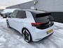 Volkswagen ID.3 First Max 58 kWh NL-Auto vol luxe, Panoramadak, stoel- & stuurverawrming, voorstoelen met massagefunctie, HUD, parkeersensoren, navigatie, dodehoekdetectie