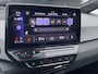 Volkswagen ID.3 First Max 58 kWh NL-Auto vol luxe, Panoramadak, stoel- & stuurverawrming, voorstoelen met massagefunctie, HUD, parkeersensoren, navigatie, dodehoekdetectie