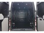 Volkswagen Crafter 35 2.0 TDI L3H3 Exclusive 177PK / 130kW, Achteruitrijcamera, Apple Carplay & Android Auto, verwarmbare voorruit, full map navigatie, parkeersensoren voor + achter, grootlichtassistent, alarm klasse III