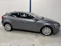 Volvo V40 2.0 T3 Momentum NL-AUTO / DEALER HISTORIE / NAVI