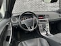 Volvo V60 1.5 T3 Polar+ Dynamic | Automaat | Bi-xenon koplampen | Navigatie | Lederen bekleding | Voorruitverwarming | Stoelverwarming | Climate control | Volvo On Call | Roofrails | Cruise control |