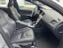 Volvo V60 1.5 T3 Polar+ Dynamic | Automaat | Bi-xenon koplampen | Navigatie | Lederen bekleding | Voorruitverwarming | Stoelverwarming | Climate control | Volvo On Call | Roofrails | Cruise control |
