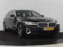 BMW 5-Serie 520i High Executive Edition | Leder | Stoelverwarming | Camera | Luxury Line | Comfortstoelen | Memory | Live Cockpit | Carplay | Navigatie | Cruise control