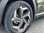 Hyundai Tucson 1.6 T-GDI 265pk PHEV Premium Sky 4WD | Leder | Carplay | Climate | Keyless | Navigatie | Elek. Klep | Full - Led | 360 Camera | KRELL Audio | Elek. Stoelen | 19" Lichtmetaal | Winterpakket | Stoelventilatie | Panoramadak | Dodehoek Detectie | Digitale Cockpit | Adapt. Cruisecontrol | Parkeer Assistent | 1e Eigenaar