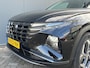 Hyundai Tucson 1.6 T-GDI 265pk PHEV Premium Sky 4WD | Leder | Carplay | Climate | Keyless | Navigatie | Elek. Klep | Full - Led | 360 Camera | KRELL Audio | Elek. Stoelen | 19" Lichtmetaal | Winterpakket | Stoelventilatie | Panoramadak | Dodehoek Detectie | Digitale Cockpit | Adapt. Cruisecontrol | Parkeer Assistent | 1e Eigenaar