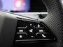 Audi Q3 1.5 e-hybrid S edition l Demo l Adaptive cruise control l Achteruitrijcamera l Navigatie l Verwarmbare voorstoelen l Dodehoekdetectie l Matrix LED koplampen l Comfortsleutel l Alarm Klasse III l Privacy glas l 20" lichtmetalen wielen