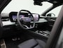 Audi Q3 1.5 e-hybrid S edition l Demo l Adaptive cruise control l Achteruitrijcamera l Navigatie l Verwarmbare voorstoelen l Dodehoekdetectie l Matrix LED koplampen l Comfortsleutel l Alarm Klasse III l Privacy glas l 20" lichtmetalen wielen