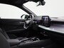 Audi Q3 1.5 200kW e-hybrid S edition l Demo l Adaptive cruise control l Achteruitrijcamera l Navigatie l Airco l Verwarmbare voorstoelen l Dodehoekdetectie l Matrix LED koplampen l Comfortsleutel l Alarm Klasse III l Privacy glas l 20" lichtmetalen wielen