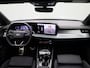 Audi Q3 1.5 e-hybrid S edition l Demo l Adaptive cruise control l Achteruitrijcamera l Navigatie l Verwarmbare voorstoelen l Dodehoekdetectie l Matrix LED koplampen l Comfortsleutel l Alarm Klasse III l Privacy glas l 20" lichtmetalen wielen