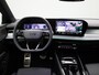 Audi Q3 1.5 200kW e-hybrid S edition l Demo l Adaptive cruise control l Achteruitrijcamera l Navigatie l Airco l Verwarmbare voorstoelen l Dodehoekdetectie l Matrix LED koplampen l Comfortsleutel l Alarm Klasse III l Privacy glas l 20" lichtmetalen wielen