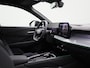 Audi Q3 1.5 e-hybrid S edition l Demo l Adaptive cruise control l Achteruitrijcamera l Navigatie l Verwarmbare voorstoelen l Dodehoekdetectie l Matrix LED koplampen l Comfortsleutel l Alarm Klasse III l Privacy glas l 20" lichtmetalen wielen