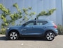 Volvo XC40 Plug-in Hybrid T4 Plus Dark | Facelift | Harman Kardon audio | Adaptive cruise control | Elektrische stoelverstelling | LED koplampen | Stoel- en stuurverwarming | Dode hoek detectie BLIS |