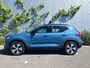 Volvo XC40 Plug-in Hybrid T4 Plus Dark | Facelift | Harman Kardon audio | Adaptive cruise control | Elektrische stoelverstelling | LED koplampen | Stoel- en stuurverwarming | Dode hoek detectie BLIS |