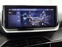 Peugeot 2008 SUV Allure Hybrid 145pk Automaat | Navigatie | Camera v+a | Climate Control | Adaptieve Cruise Control | Parkeersensoren v+a | Keyless | Dodehoeksensor | Draadloze Apple Carplay / Android Auto | Digitaal instrumentenpaneel | DAB+ radio | Led koplampen | Donker getint glas | 17" lichtmetalen velgen |