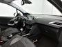 Peugeot 2008 SUV Allure 130pk | Navigatie | Panoramadak | Achteruitrijcamera | Climate Control | Cruise Control | Parkeersensoren | Half lederen sportstoelen | Grip Control | Apple Carplay / Android Auto | Bluetooth | Elektrisch inklapbare spiegels | Automatisch dimlicht | Regensensor | Donker getint glas | 16" lichtmetalen velgen |