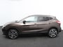 Nissan Qashqai 1.2 Tekna Airco Cruise control LED Parkeersensoren Camera Radio Lichtmetalen velgen Verwarmde voorstoelen Panorama dak Trekhaak APK 9-7-2027!