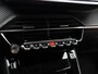 Peugeot 208 Hybrid 100 e-DCS6 Allure Automaat! | Carplay | Navigatie | Cruise | Clima | Leder/Stof | LED | Bluetooth | 16'' LMV | | Apple Carplay/Android Auto|telefoonintegratie premium | Armsteun voor | Bandenspanningscontrolesysteem