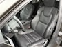Volvo V60 2.0 B4 Momentum Business 197pk | Elek. Wegklapbare Trekhaak | Leder | Adaptive cruise control | Stoel- & Stuurverwarming | Elektrische lendesteunverstelling