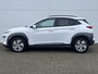Hyundai Kona Electric EV Limited 64 kWh / achterbank verwarmd / Apple Carplay/Android Auto / cruise control adaptief met Stop&Go en stuurhulp /