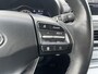 Hyundai Kona Electric EV Limited 64 kWh / achterbank verwarmd / Apple Carplay/Android Auto / cruise control adaptief met Stop&Go en stuurhulp /