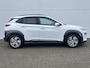 Hyundai Kona Electric EV Limited 64 kWh / achterbank verwarmd / Apple Carplay/Android Auto / cruise control adaptief met Stop&Go en stuurhulp /