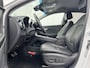 Hyundai Kona Electric EV Limited 64 kWh / achterbank verwarmd / Apple Carplay/Android Auto / cruise control adaptief met Stop&Go en stuurhulp /