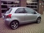 Toyota Yaris 1.3 VVTi Sol MMT AIRCO NL AUTO 4 SEIZOEN BANDEN AUTOPAS INFO 0651503487
