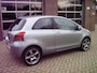 Toyota Yaris 1.3 VVTi Sol MMT AIRCO NL AUTO 4 SEIZOEN BANDEN AUTOPAS INFO 0651503487