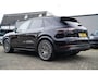 Porsche Cayenne 3.0 E-Hybrid Platinum Edition | BTW incl. | Sport uitlaat | ACC | Panorama | Massage | Trekhaak elek | Facelift |